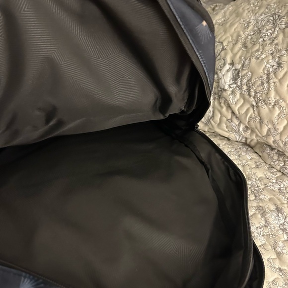 VOLCOM BACKPACK - Picture 4 of 6